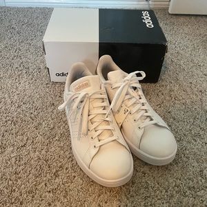 Adidas advantage sneaker